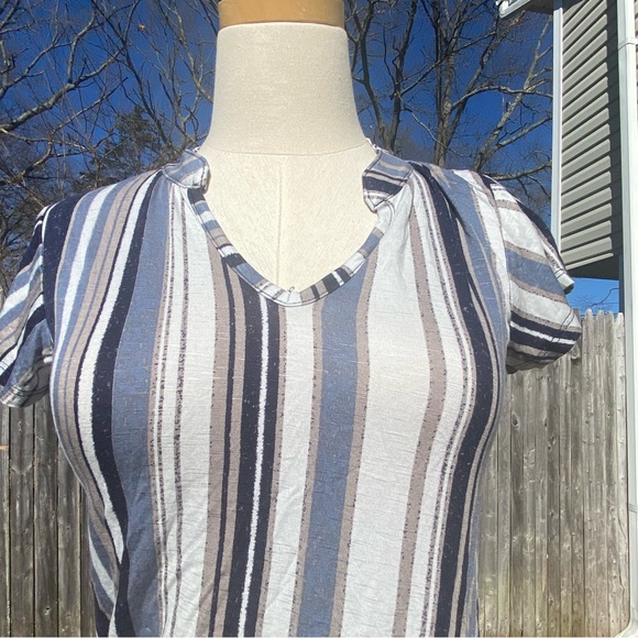 Cute blouse - Picture 2 of 3